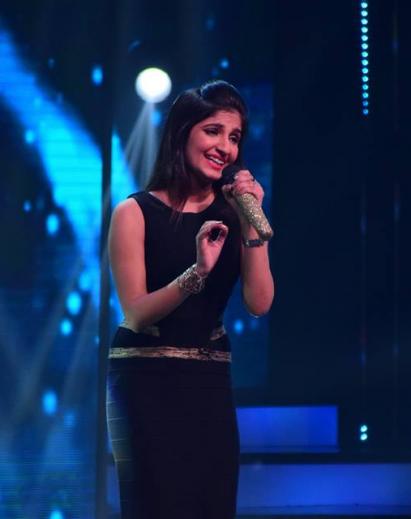  Live Singer in mansrovar